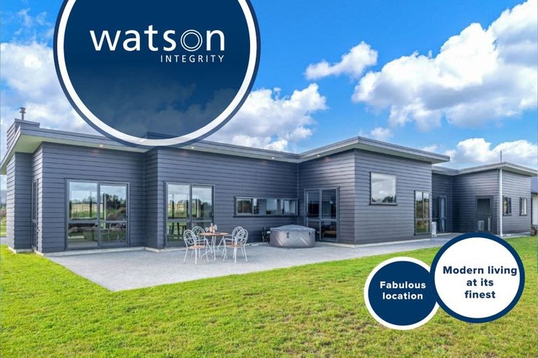 Photo of property in 49 Johnstone Drive, Fitzherbert, Palmerston North, 4410