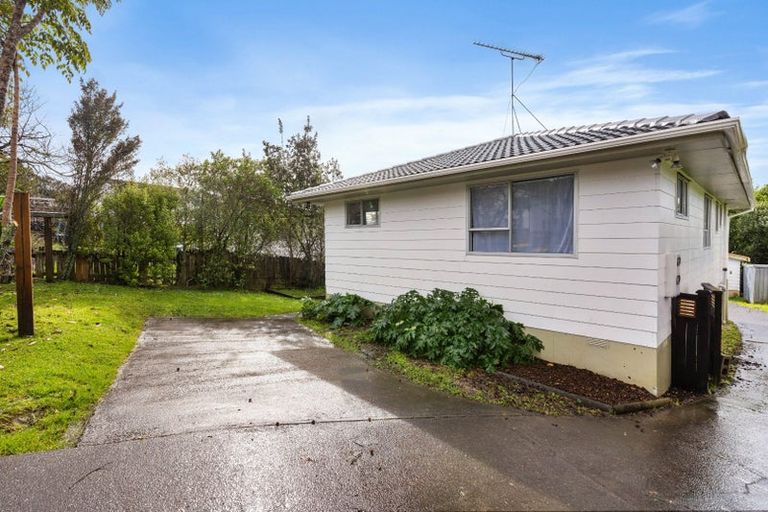 Photo of property in 1 Pitcher Place, Glen Eden, Auckland, 0602