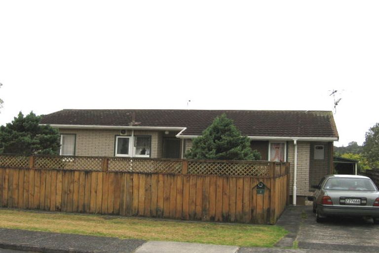 Photo of property in 2 O'donn Avenue, Beach Haven, Auckland, 0626