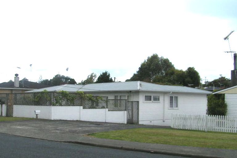 Photo of property in 2/17 Becroft Drive, Forrest Hill, Auckland, 0620