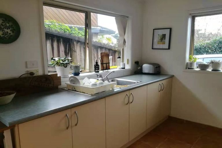 Photo of property in 4 Glenreagh Place, Torbay, Auckland, 0630