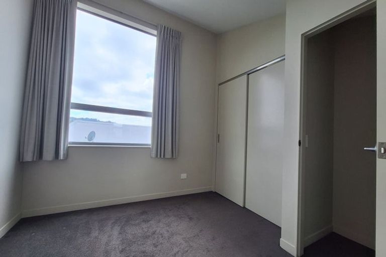 Photo of property in 2u9 Stone Street, Miramar, Wellington, 6022