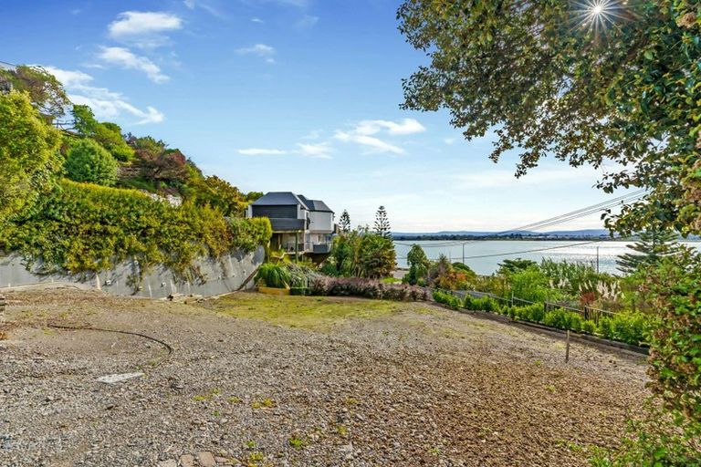 Photo of property in 4 The Brae, Mount Pleasant, Christchurch, 8081