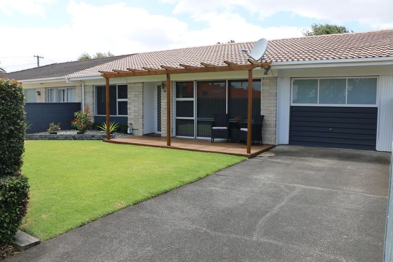 Photo of property in 2/109 Fitzroy Street, Papatoetoe, Auckland, 2104