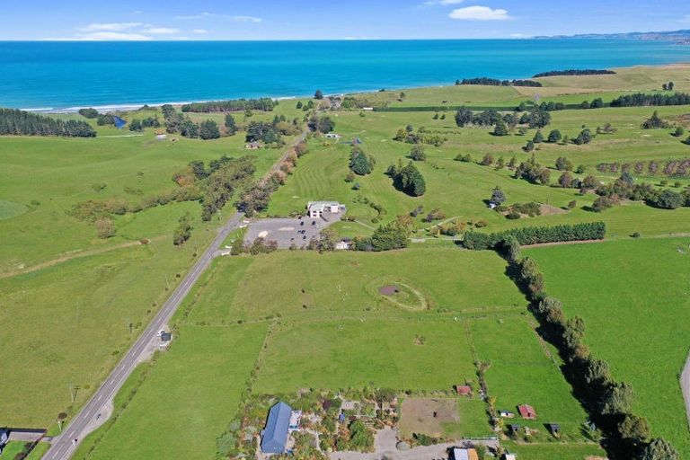 Photo of property in 1/102 Beach Road, Awamoa, Oamaru, 9495
