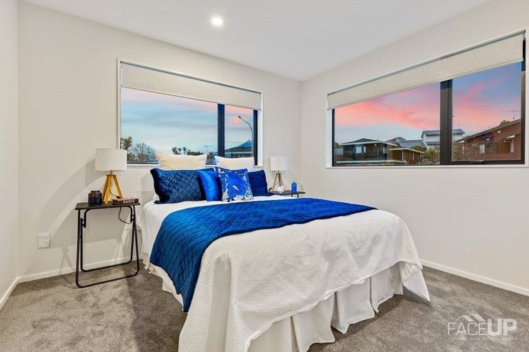 Photo of property in 79a Granville Drive, Massey, Auckland, 0614