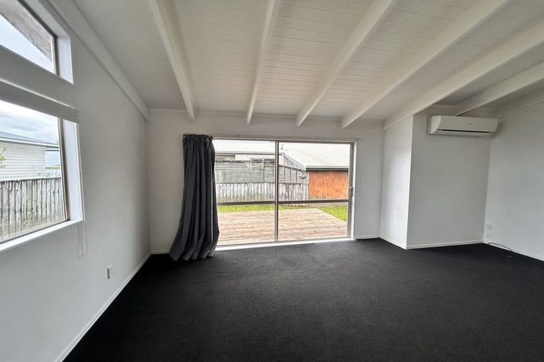 Photo of property in 1/55c Springs Road, Parakai, 0830