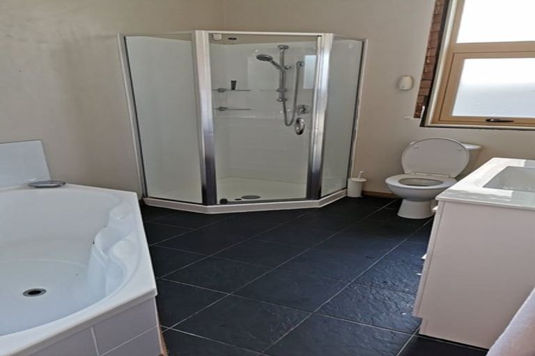 Photo of property in 2 Fernhill Terrace, Wadestown, Wellington, 6012