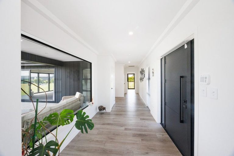 Photo of property in 2 Mataki Lane, Halcombe, 4779