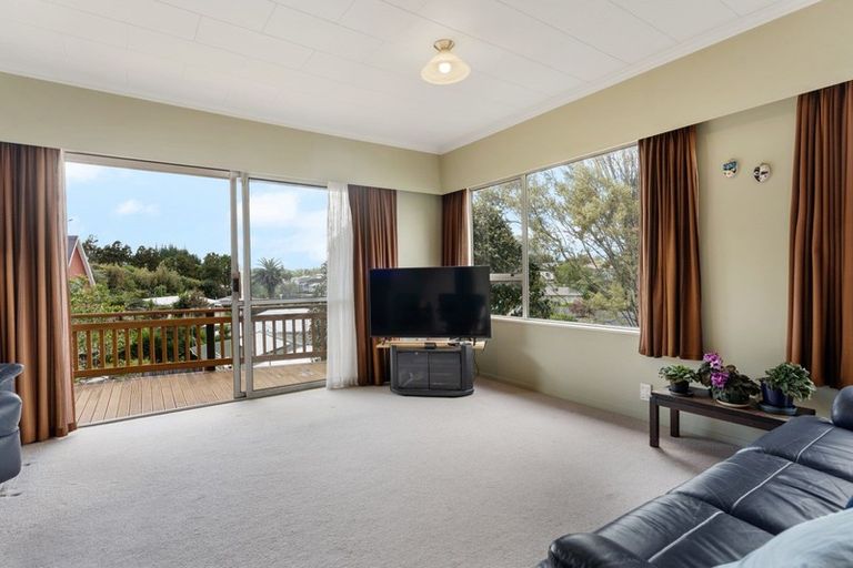 Photo of property in 14 Shaldon Crescent, Blagdon, New Plymouth, 4310