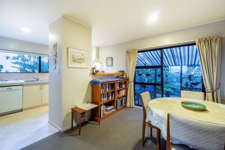Photo of property in 4/8 City View Terrace, Birkenhead, Auckland, 0626