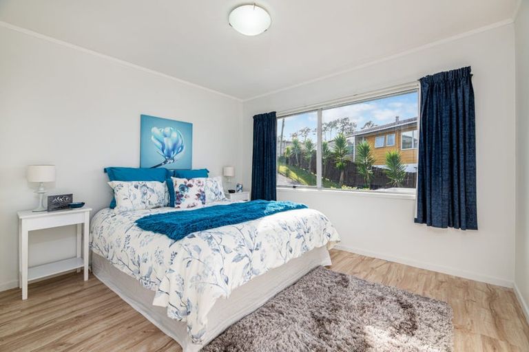Photo of property in 2/50 Makora Road, Massey, Auckland, 0614