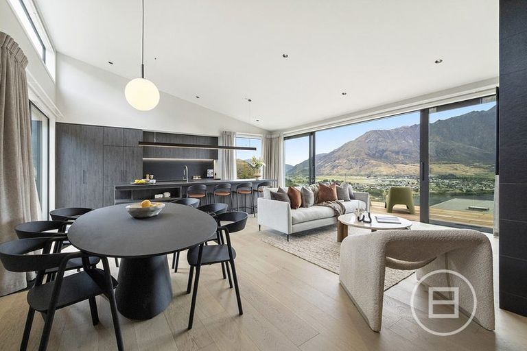 Photo of property in 86 Middleton Road, Queenstown Hill, Queenstown, 9300