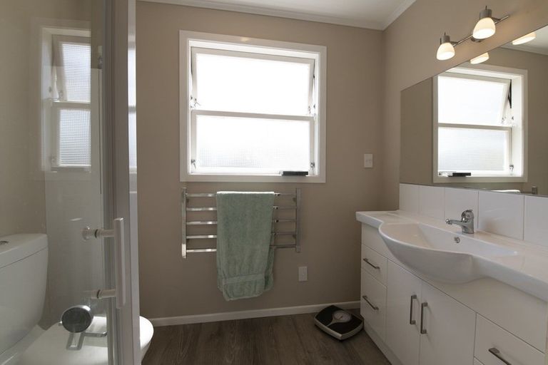 Photo of property in 16 Reeve Street, Levin, 5510