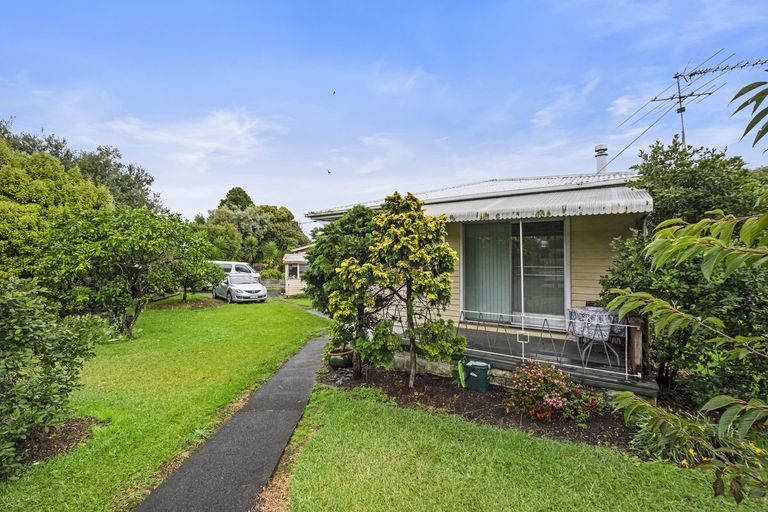 Photo of property in 2 President Avenue, Papakura, 2110