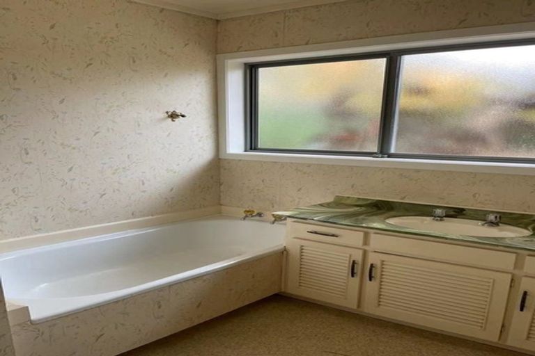 Photo of property in 11 Tyrian Close, Half Moon Bay, Auckland, 2012