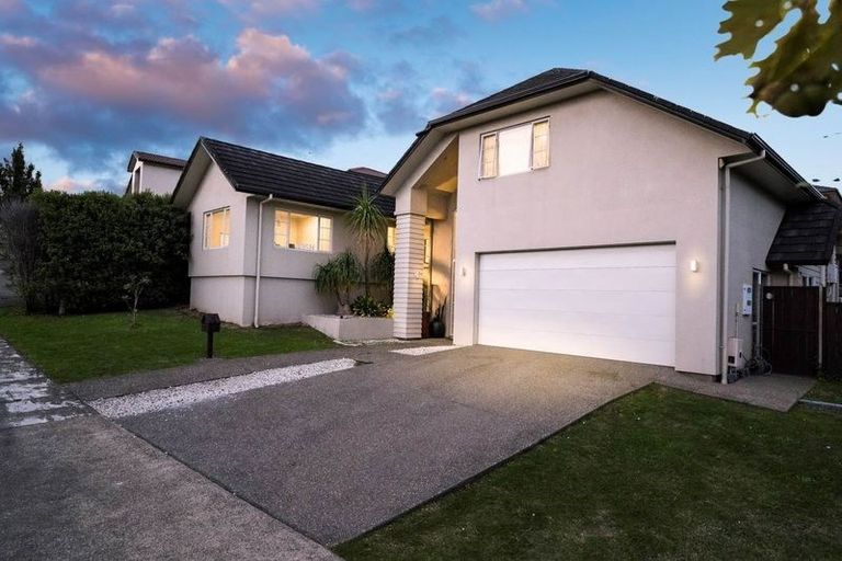 Photo of property in 5 Chateau Rise, Flat Bush, Auckland, 2016