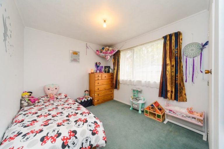 Photo of property in 8 Colonial Place, Kelvin Grove, Palmerston North, 4414