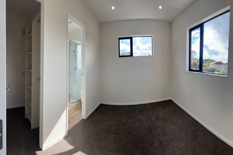 Photo of property in 4 Medina Place, Half Moon Bay, Auckland, 2012