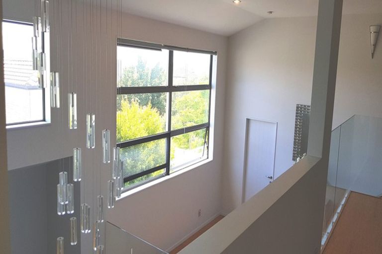 Photo of property in 34 Bur Oak Terrace, Schnapper Rock, Auckland, 0632