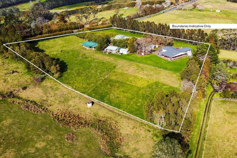 Photo of property in 298 Red Hills Road, Taupaki, Henderson, 0782