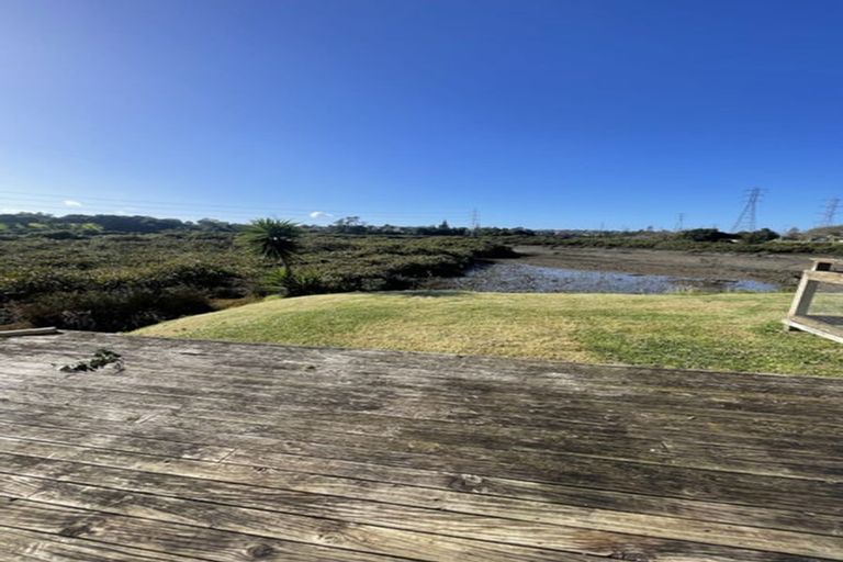 Photo of property in 51 Queen Mary Avenue, New Lynn, Auckland, 0600