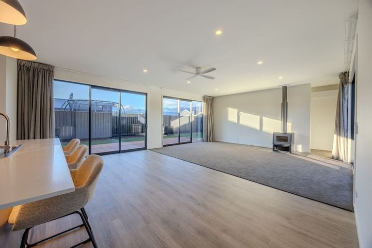 Photo of property in 21 Dunn Street, Lake Hawea, 9382