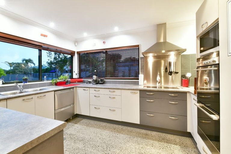 Photo of property in 9 Grovenor Drive, Orewa, 0931