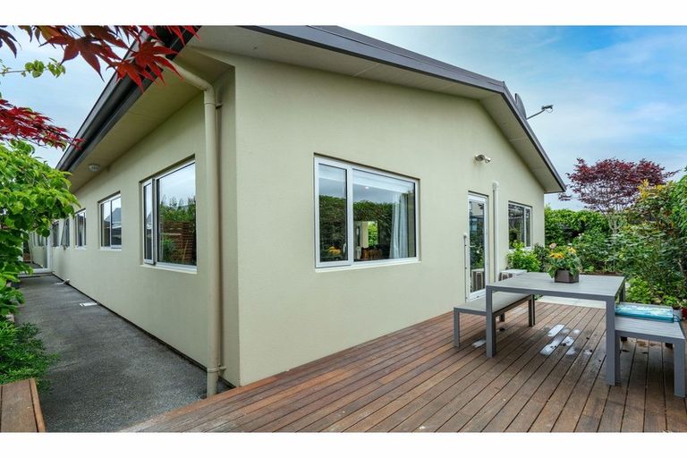 Photo of property in 35 Gresford Street, Edgeware, Christchurch, 8013