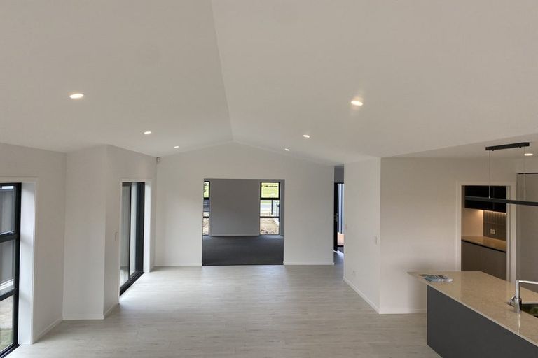 Photo of property in 14 Annie Aranui Drive, Poraiti, 4182