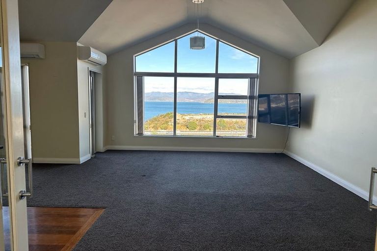Photo of property in 20 Cameron Street, Kaiwharawhara, Wellington, 6035