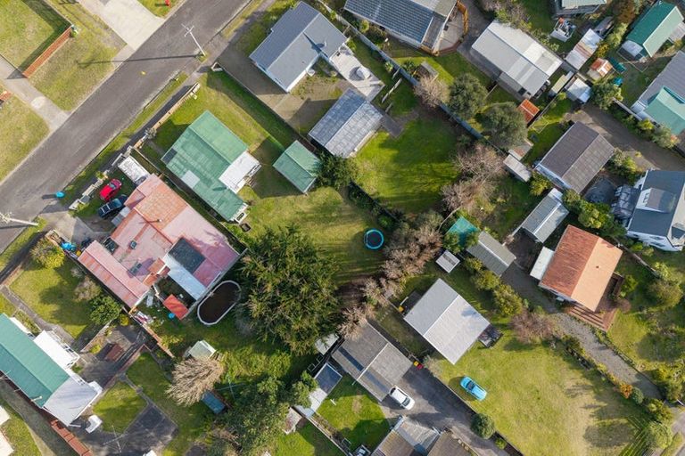 Photo of property in 9 Hennessy Street West, Foxton Beach, Foxton, 4815