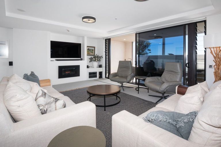 Photo of property in 2/48 Marine Parade, Mount Maunganui, 3116