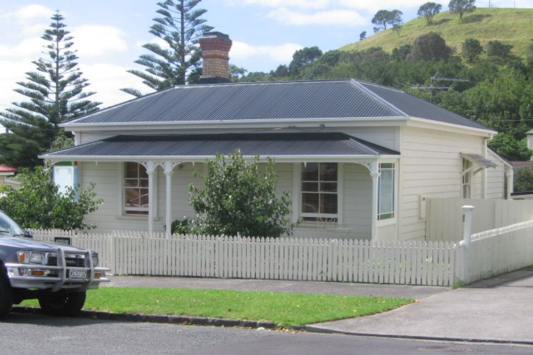 Photo of property in 10a Owens Road, Devonport, Auckland, 0624