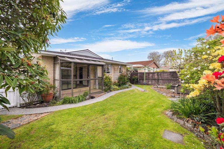 Photo of property in 35 Oldwood Street, Bishopdale, Christchurch, 8053