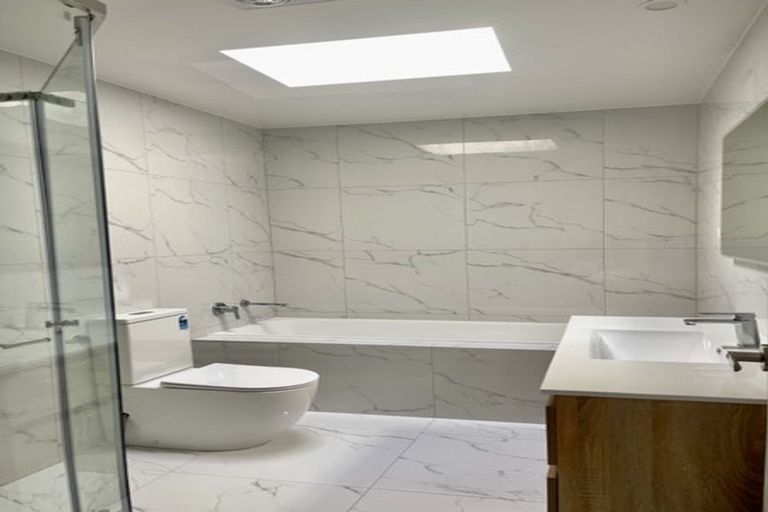 Photo of property in 16 Mene Way, Karaka, 2113