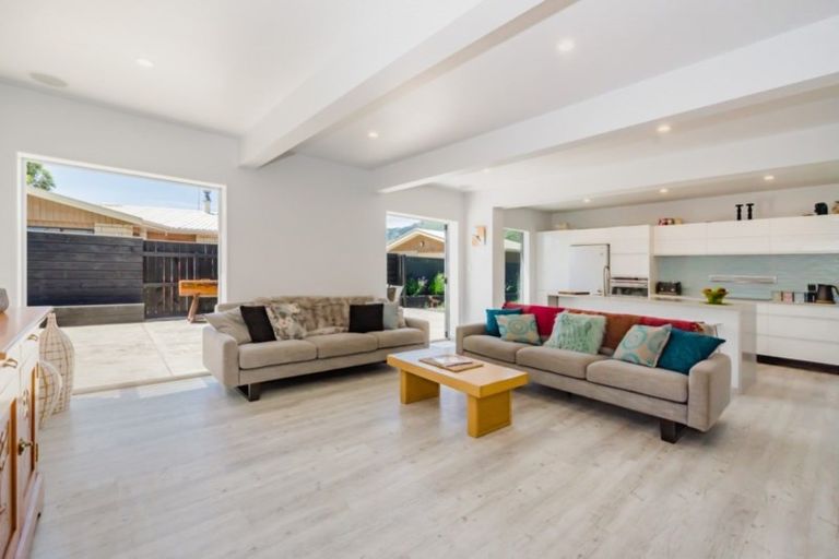 Photo of property in 7a Lesley Grove, Waikanae, 5036