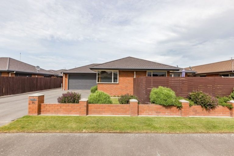 Photo of property in 30 Seymour Street, Hornby, Christchurch, 8042