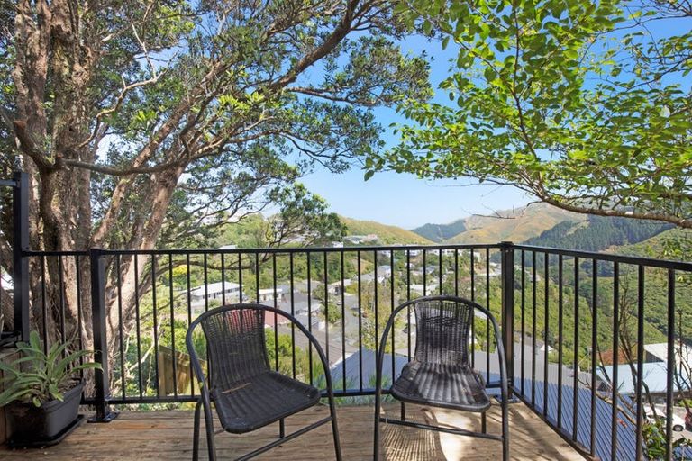 Photo of property in 14 Cabot Place, Kingston, Wellington, 6021