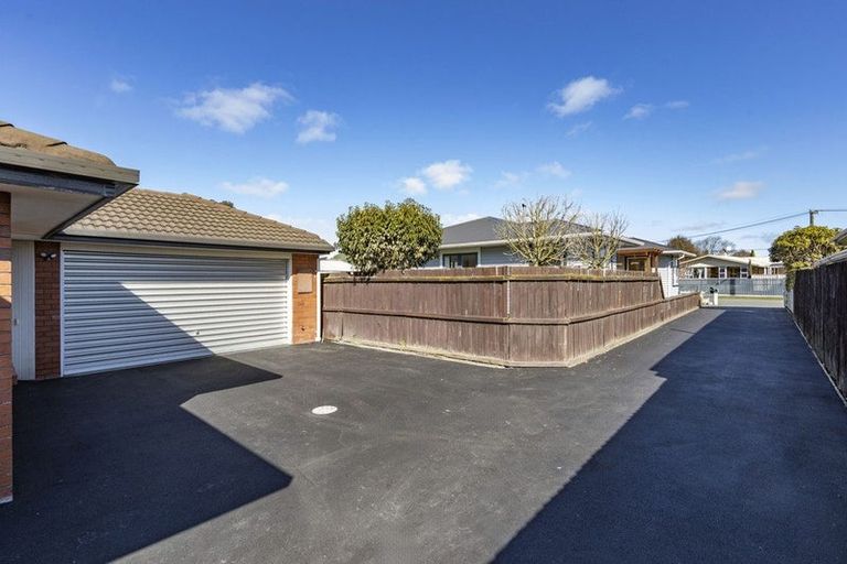 Photo of property in 2/24 Woodbury Street, Avonhead, Christchurch, 8042