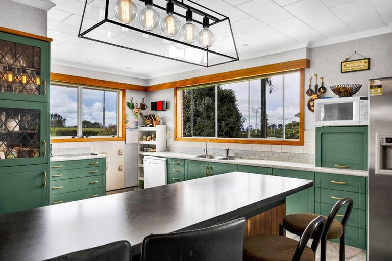 Photo of property in 24 Victoria Road, Stratford, 4391