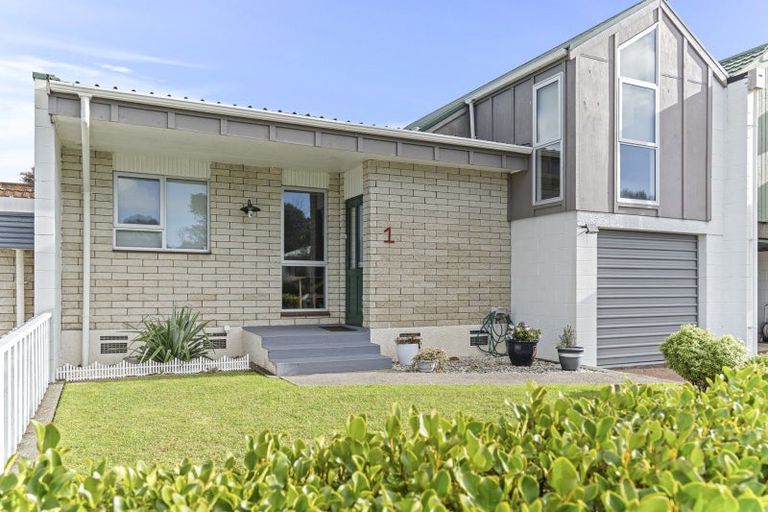 Photo of property in 1 La Salle Drive, Westown, New Plymouth, 4310