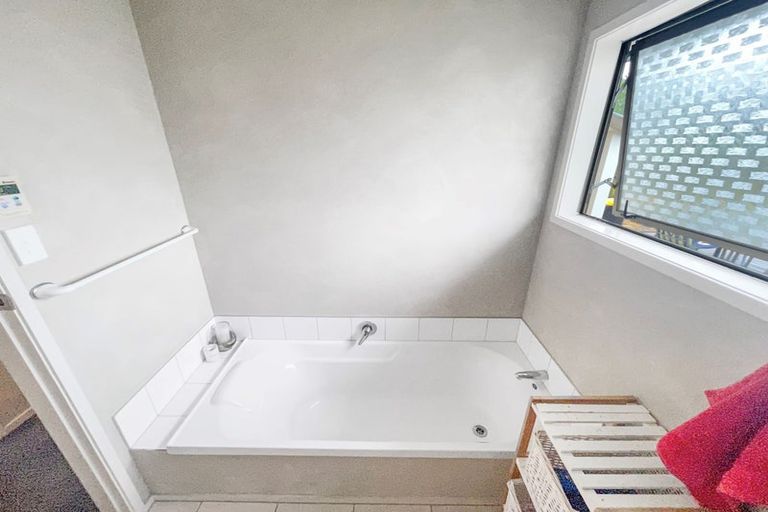 Photo of property in 200 Swarbrick Drive, Te Awamutu, 3800