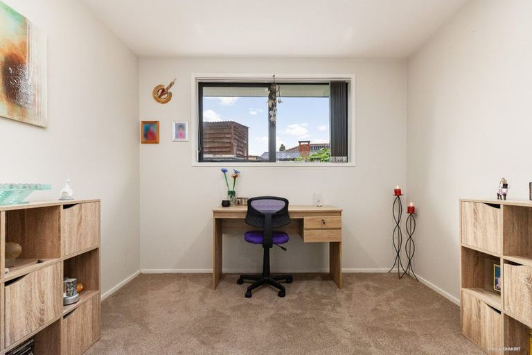 Photo of property in 14 Ripple Grove, Waiuku, 2123