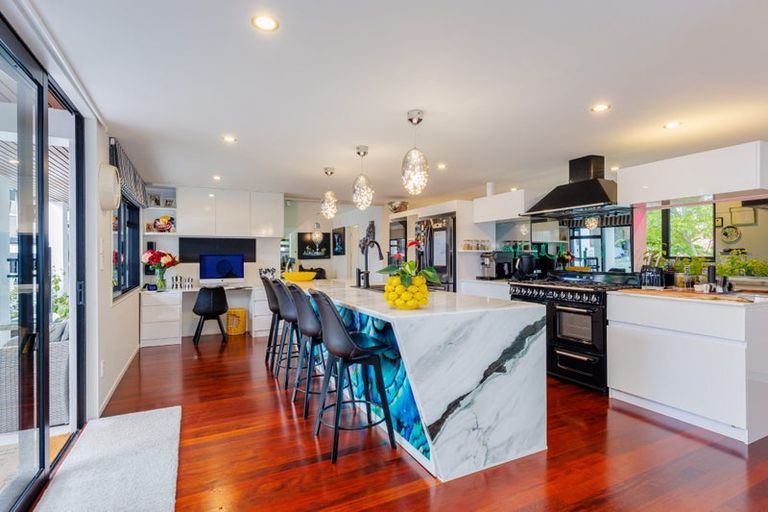 Photo of property in 3 Holyoake Place, Chatswood, Auckland, 0626