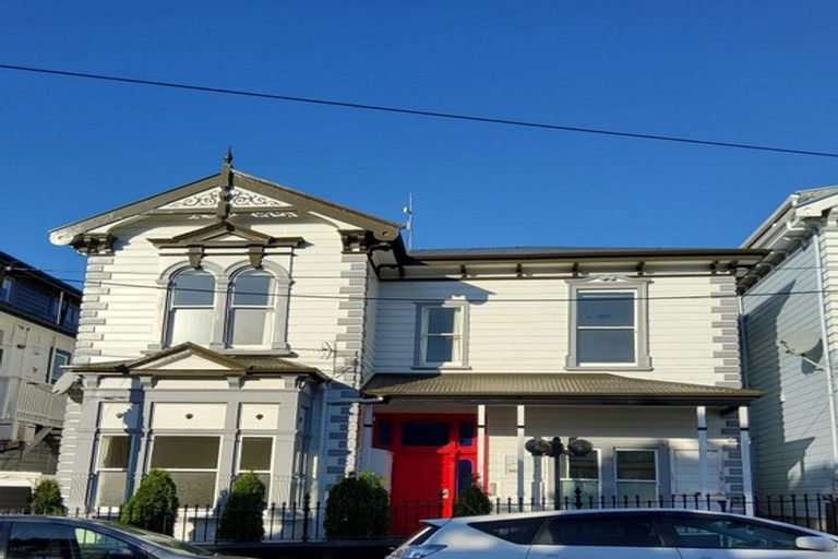 Photo of property in 221b The Terrace, Wellington Central, Wellington, 6011
