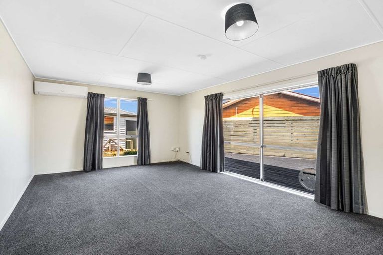 Photo of property in 41 Acacia Street, Kelvin Grove, Palmerston North, 4414