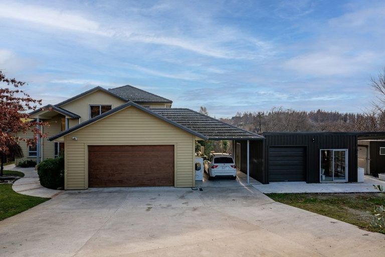 Photo of property in 1 Hollyhock Lane, Wanaka, 9305