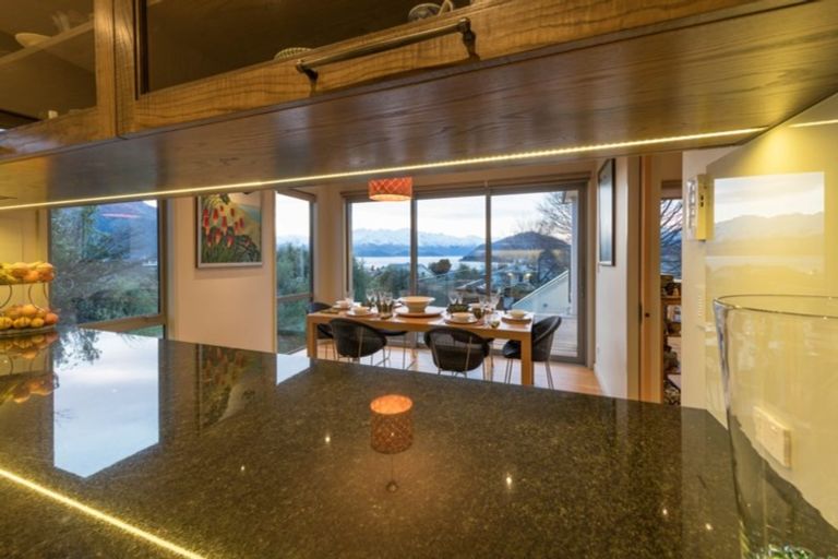 Photo of property in 28 Kennedy Crescent, Wanaka, 9305