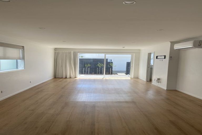 Photo of property in 56a Oxford Terrace, Epuni, Lower Hutt, 5011